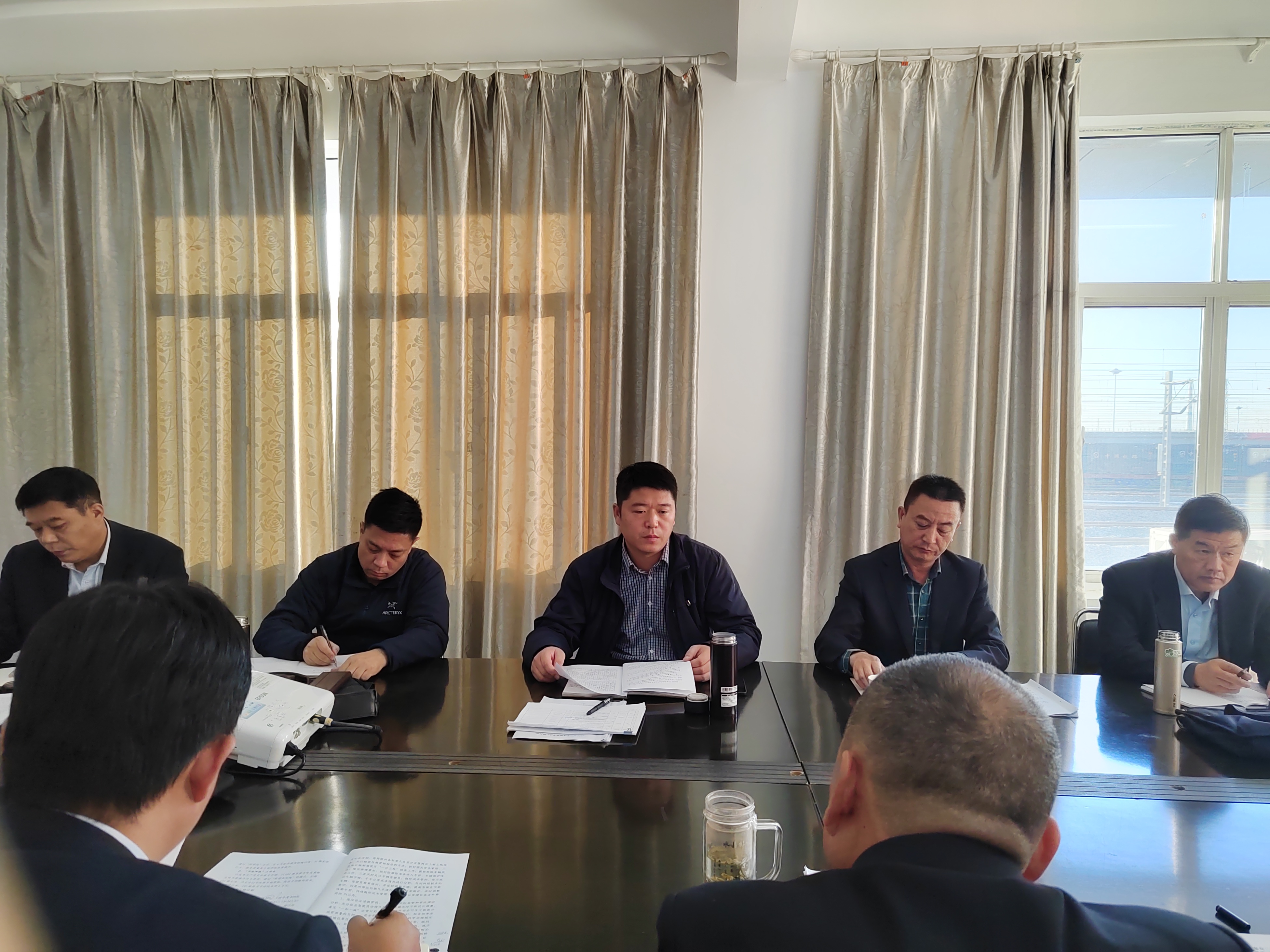 公交集團(tuán)到公交事業(yè)二部開展工作調(diào)研