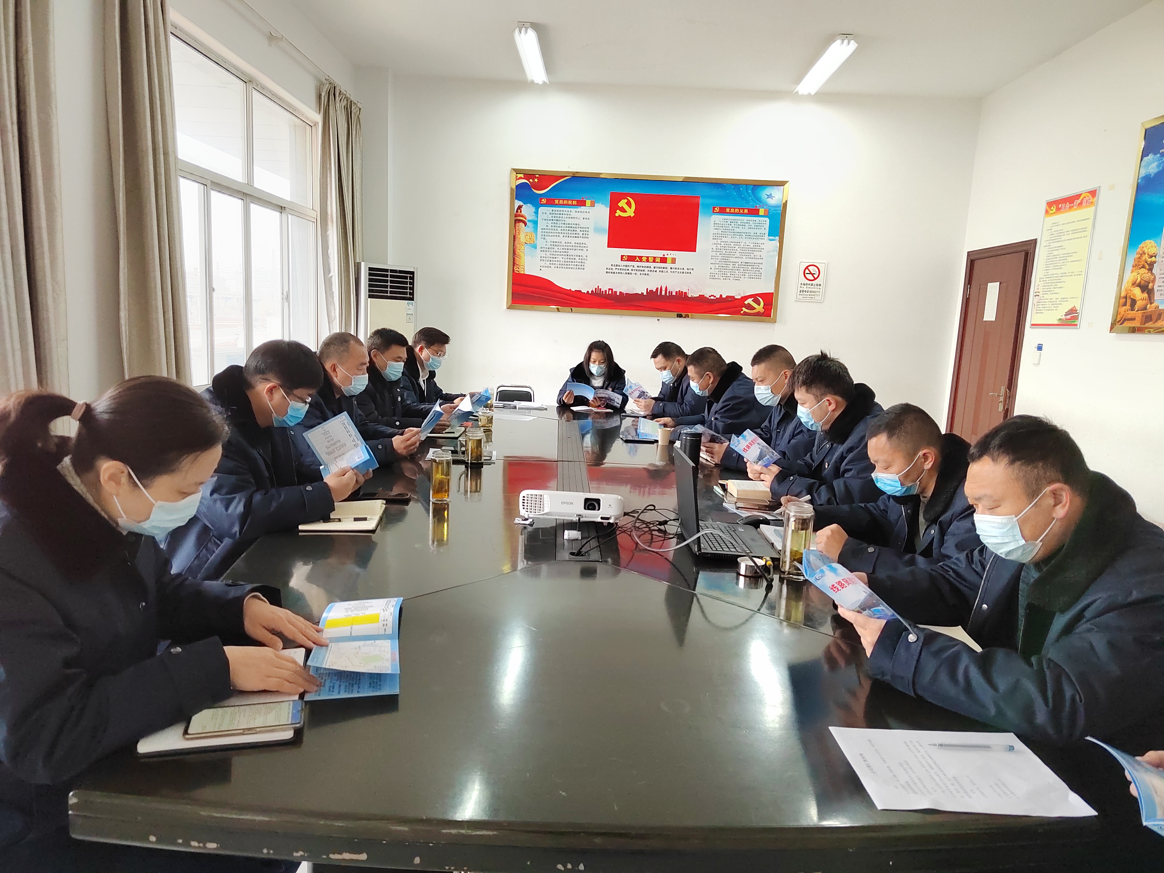 公交集團(tuán)公交事業(yè)二部開展線路風(fēng)險(xiǎn)辨識專題培訓(xùn)