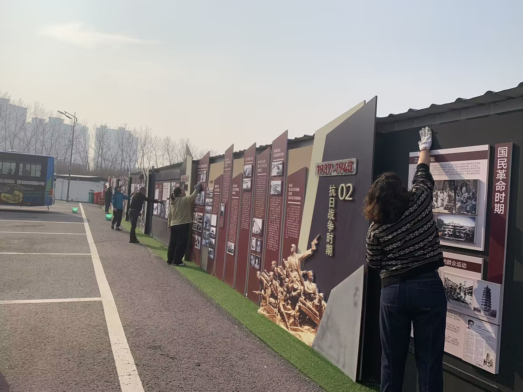 銘記光輝黨史 擦亮黨建長(zhǎng)廊