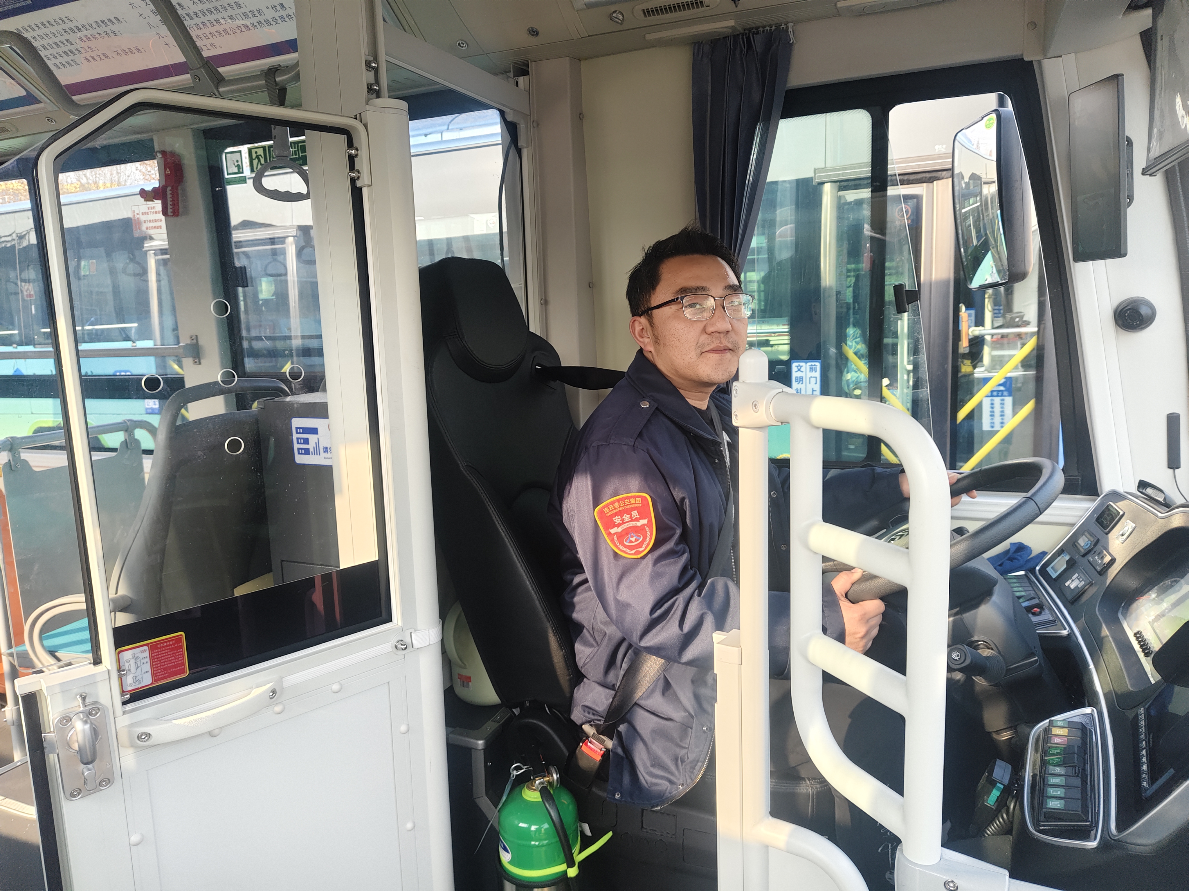 【公交正能量】19路公交駕駛員陳輝默默服務(wù)獲表揚(yáng)