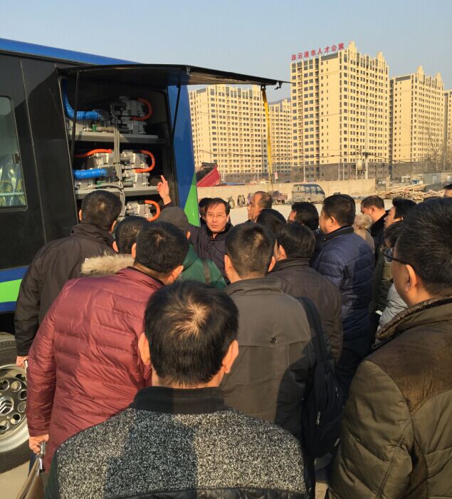 海通公交公司組織機(jī)務(wù)管理人員參加純電動車輛安全使用培訓(xùn)會議