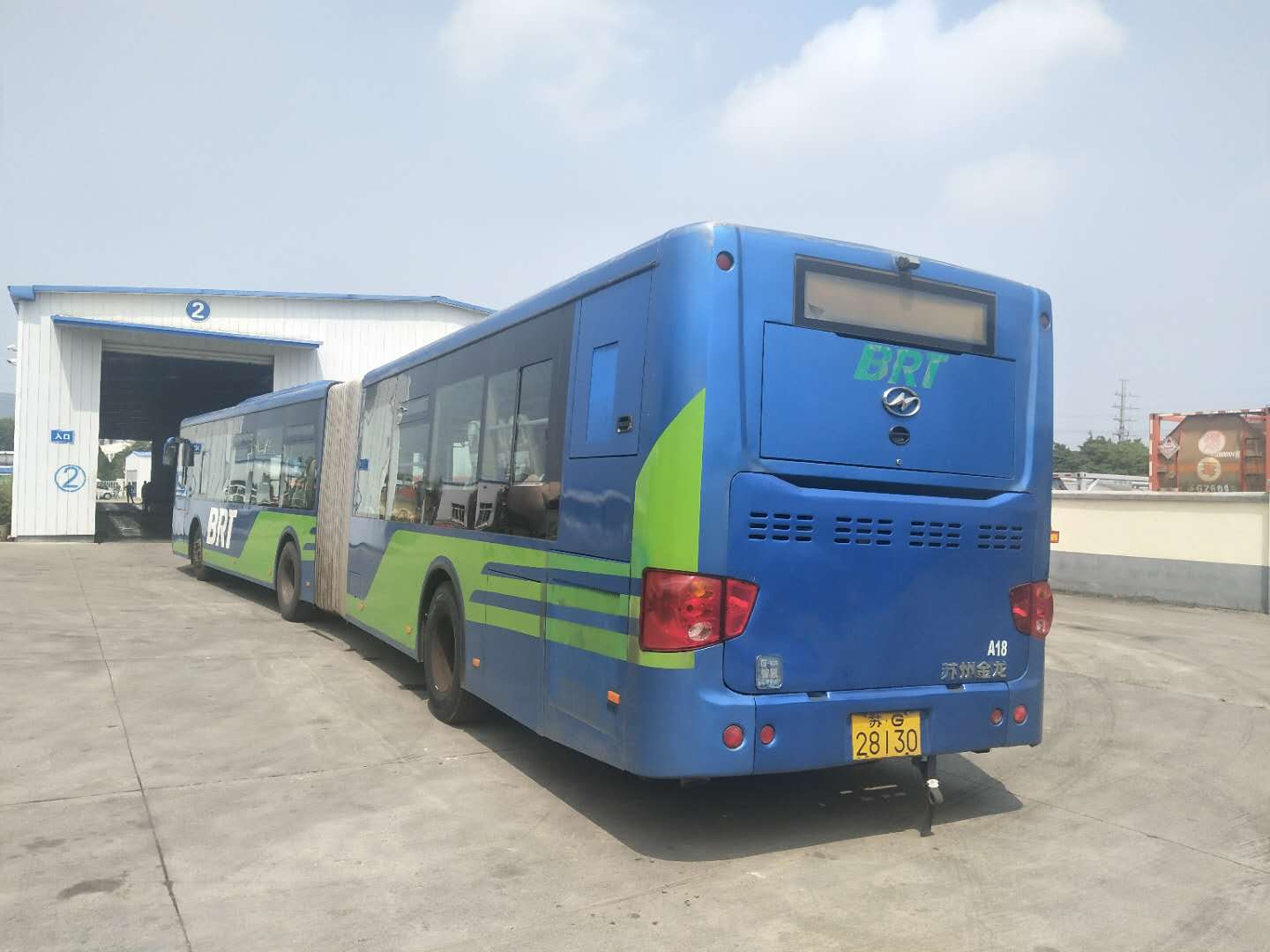 快速公交事業(yè)部組織車輛年審、二維