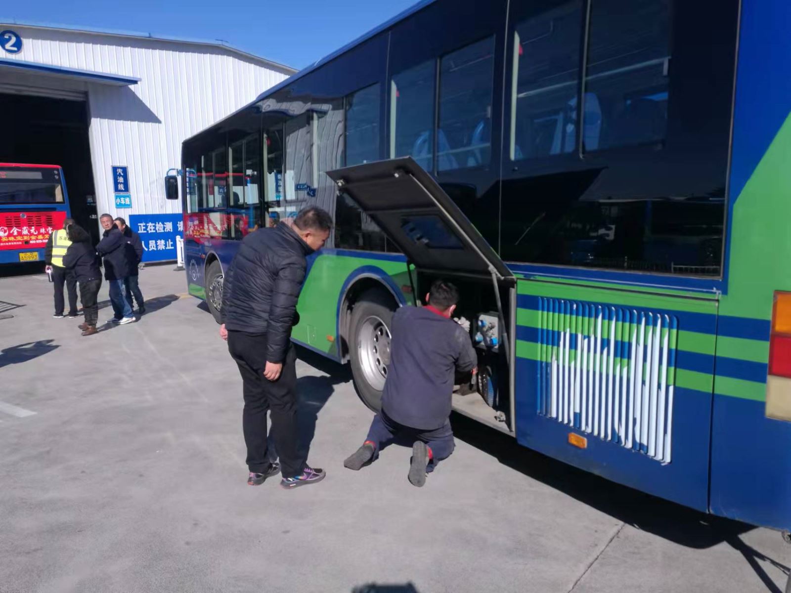 公交集團(tuán)公交事業(yè)一部做好車(chē)輛年檢 技評(píng)工作