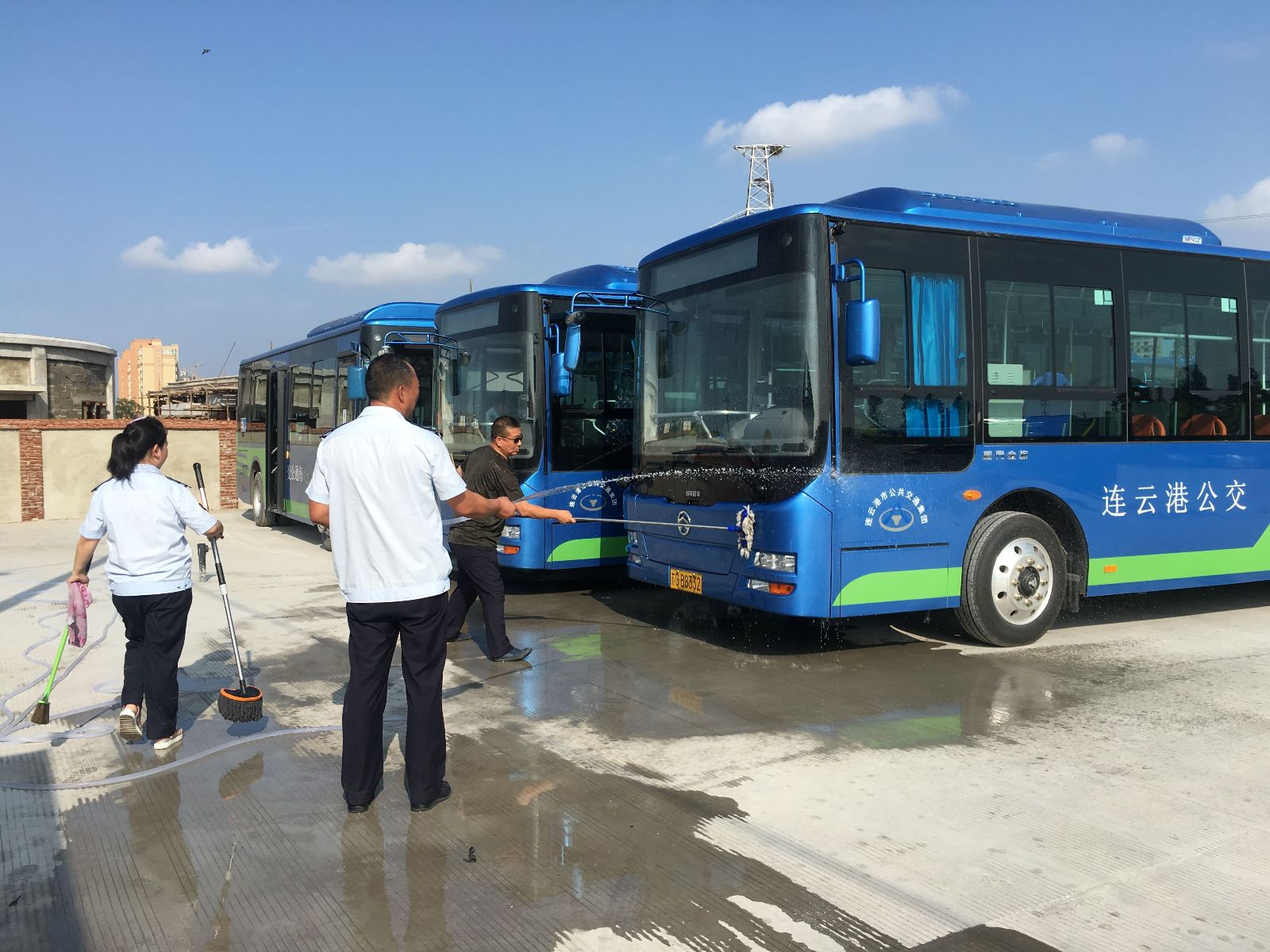 公交集團(tuán)海通公交公司做好新車上線準(zhǔn)備