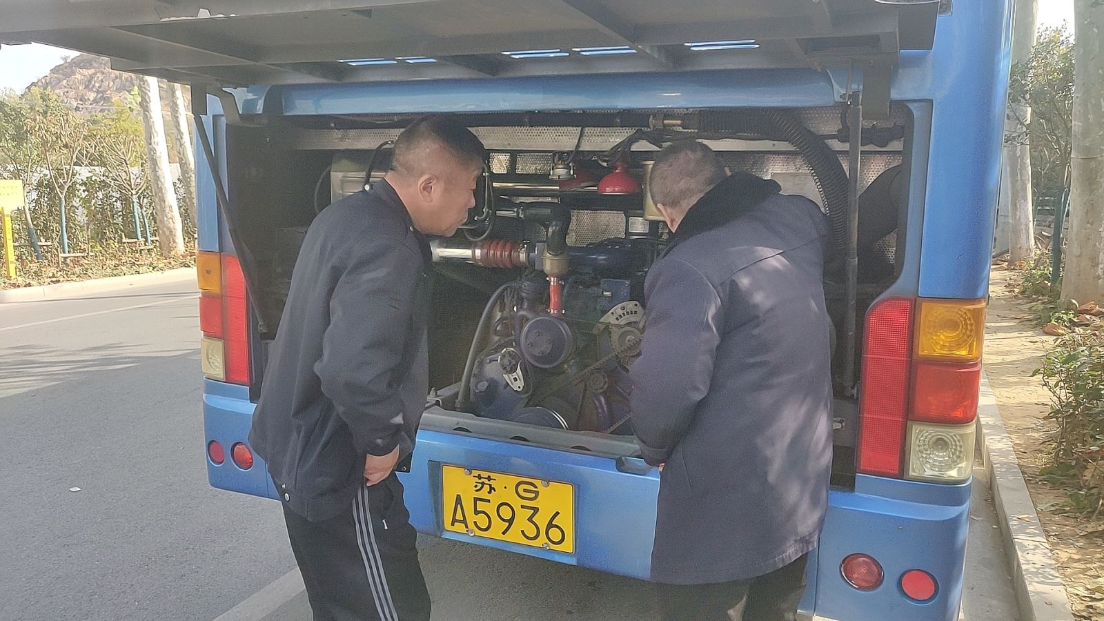 公交集團(tuán)公交事業(yè)一部積極開展上路檢查做好運(yùn)營(yíng)保障