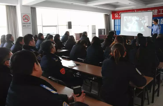公交集團(tuán)舉辦消防應(yīng)急知識專題講座