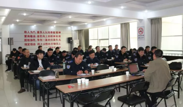 公交集團(tuán)開展保險(xiǎn)理賠知識(shí)培訓(xùn)