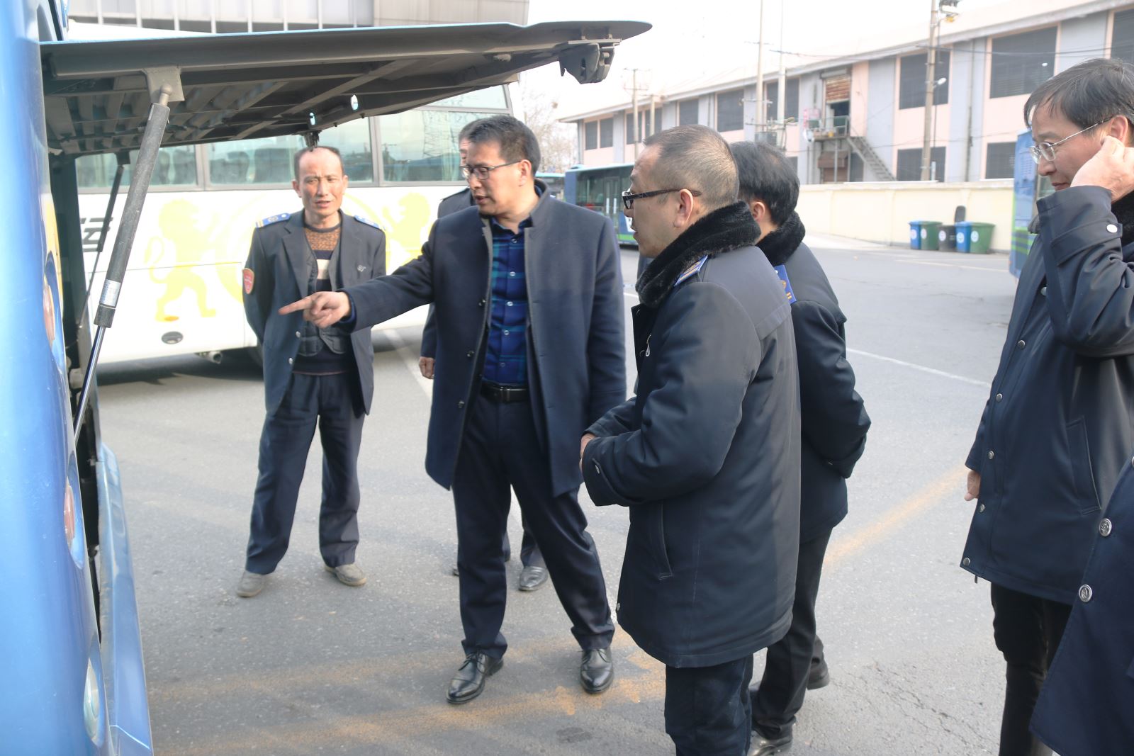 公交集團(tuán)深刻吸取鹽城“3.21”事故教訓(xùn)連夜開展隱患大排查大整改