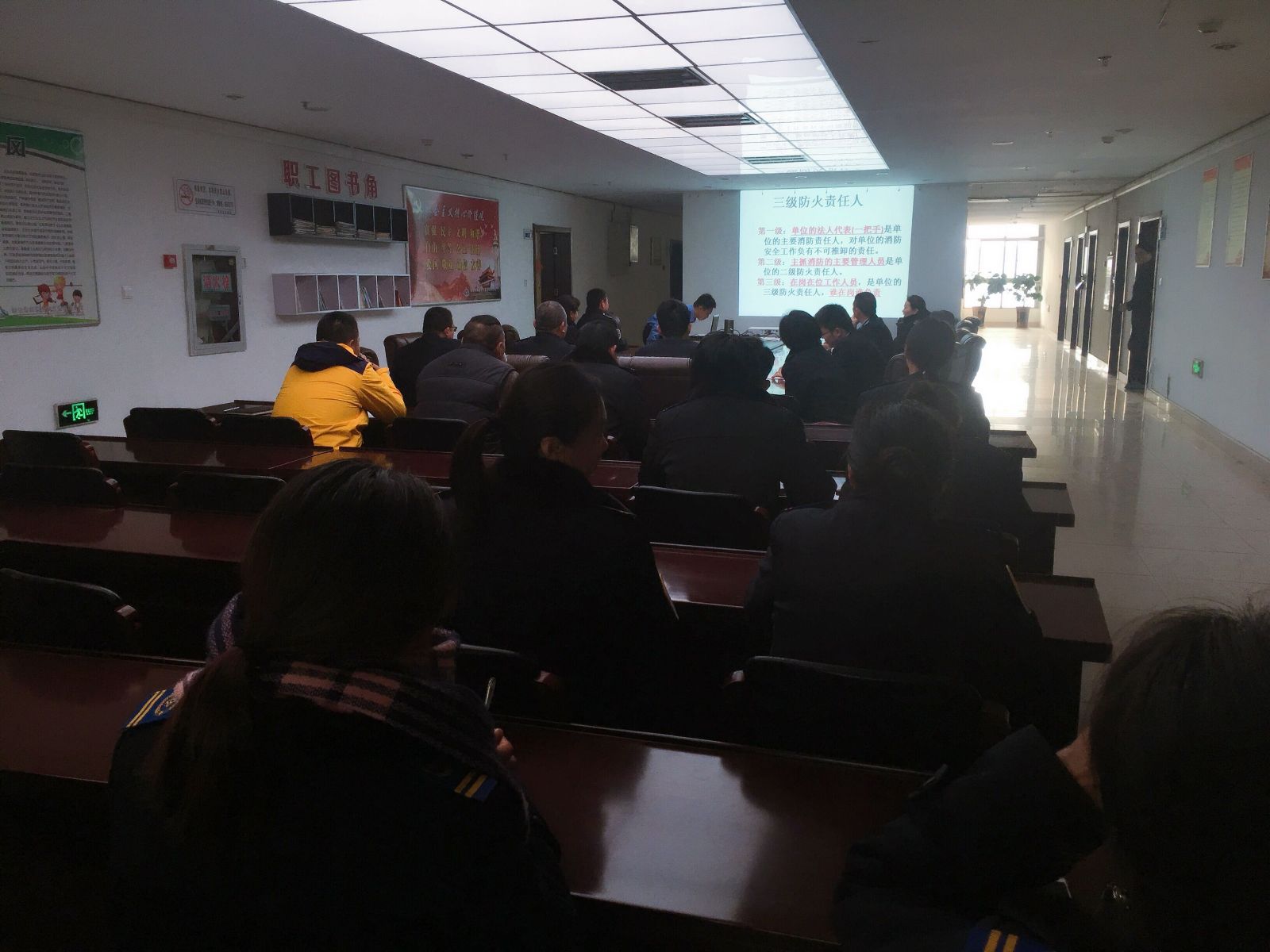 公交集團(tuán)快速公司開展消防知識(shí)培訓(xùn)