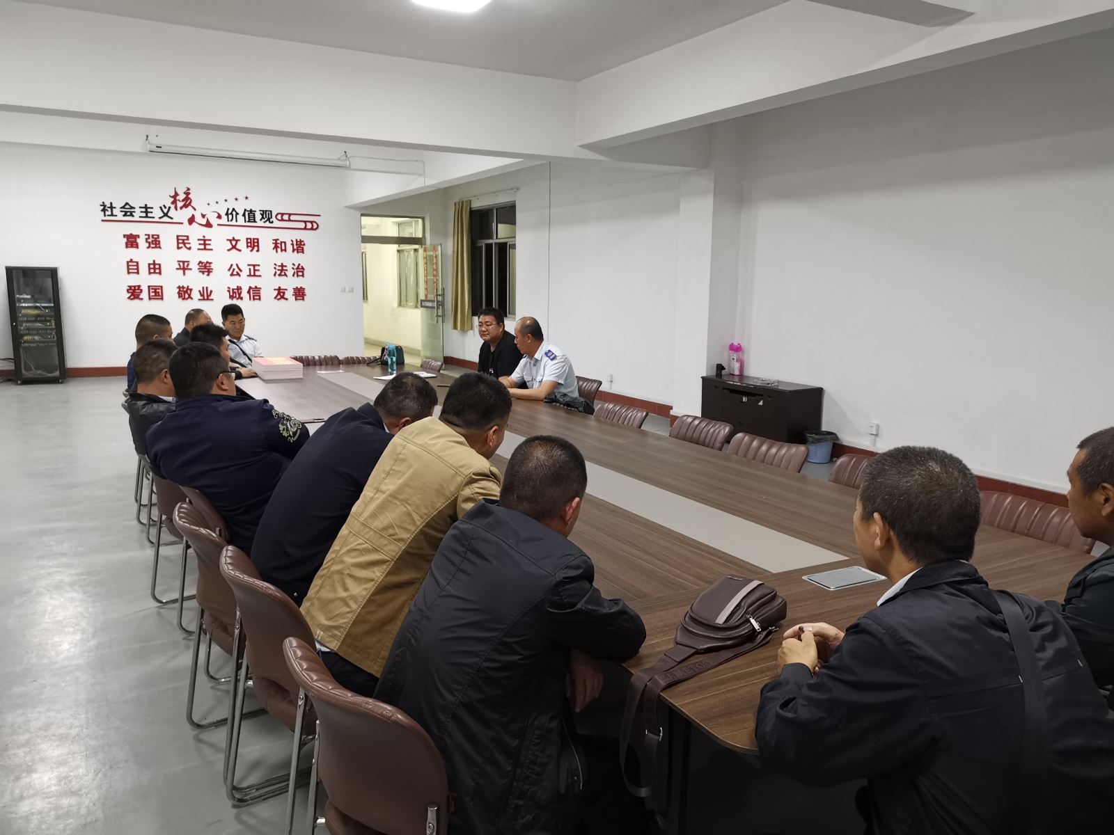 公交集團(tuán)公交事業(yè)一部開展“安全生產(chǎn)月”警示教育專題會議