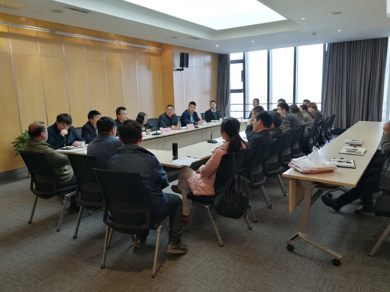 公交佳連公司赴開發(fā)區(qū)管委會參加 “企業(yè)定制公交”供需洽談會