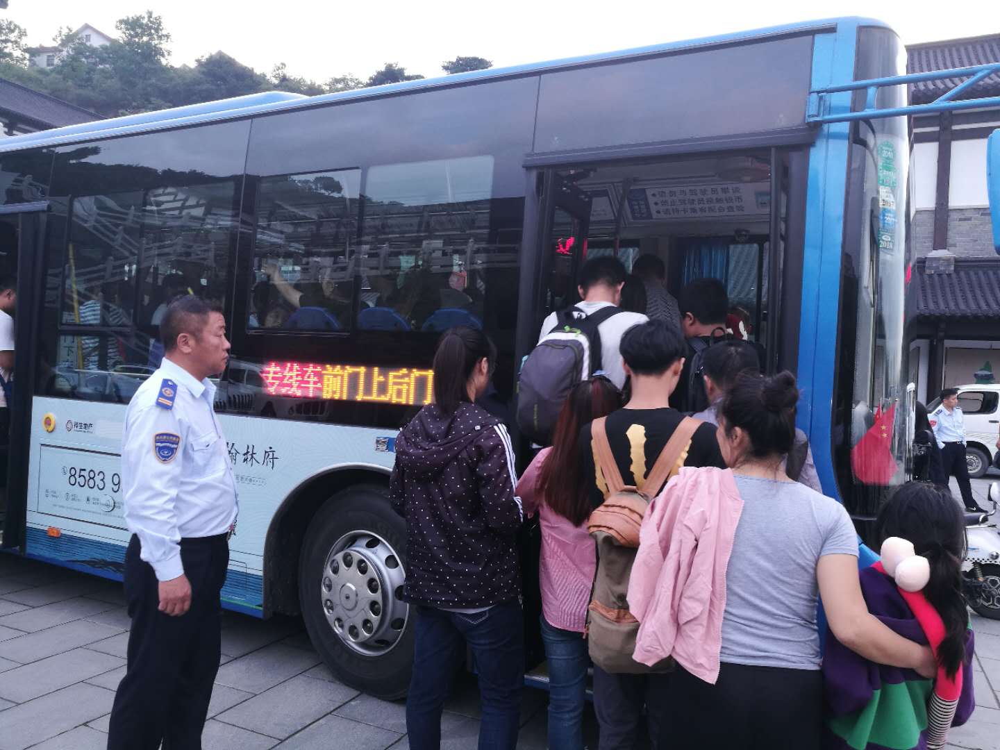 公交海州公司全力做好“國慶”、“中秋”應(yīng)急保障工作