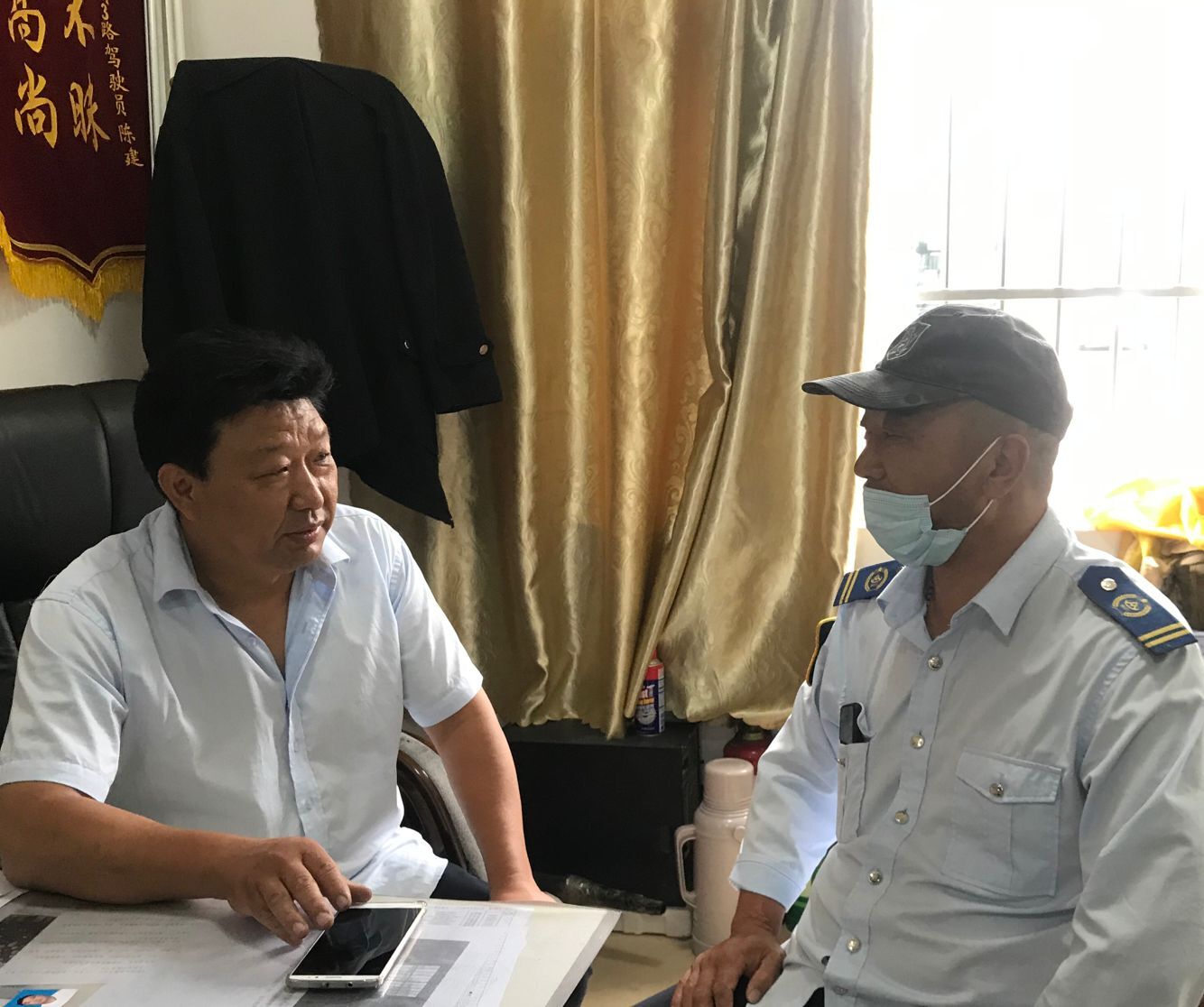 公交集團(tuán)公交事業(yè)一部開展安全生產(chǎn)月 重點(diǎn)駕駛員“一對(duì)一”談心談話活動(dòng)