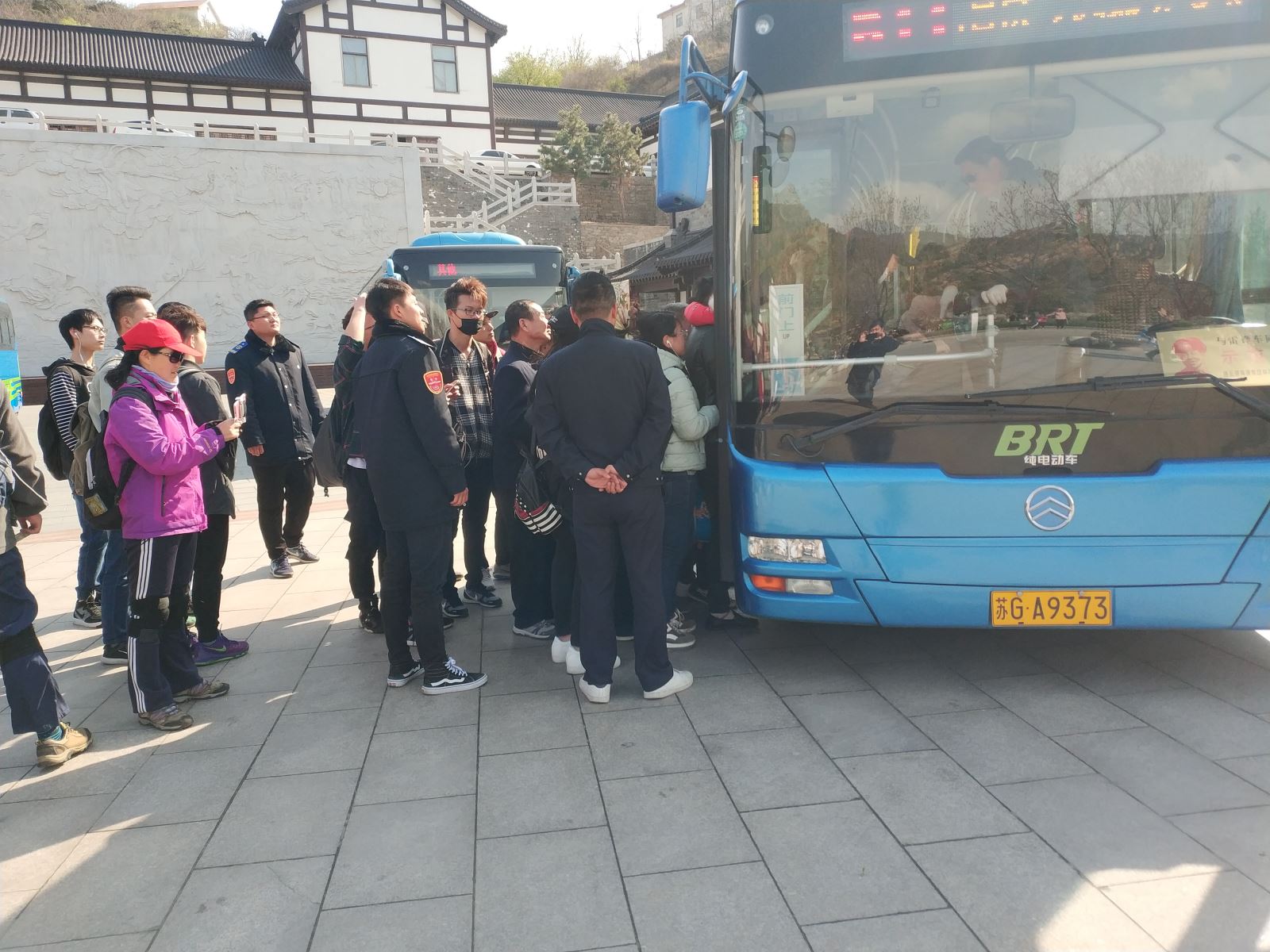 公交集團(tuán)“元旦”小長(zhǎng)假交通運(yùn)輸保障工作圓滿完成