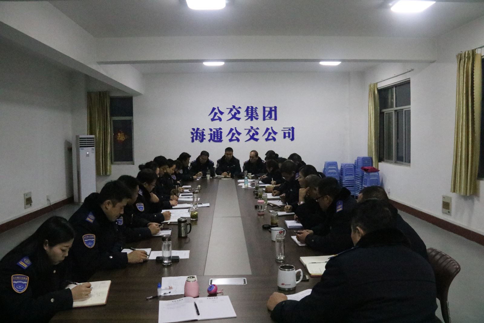 公交集團公交事業(yè)一部全面推行“六轉”服務工作法  助推扁平化改革促成效