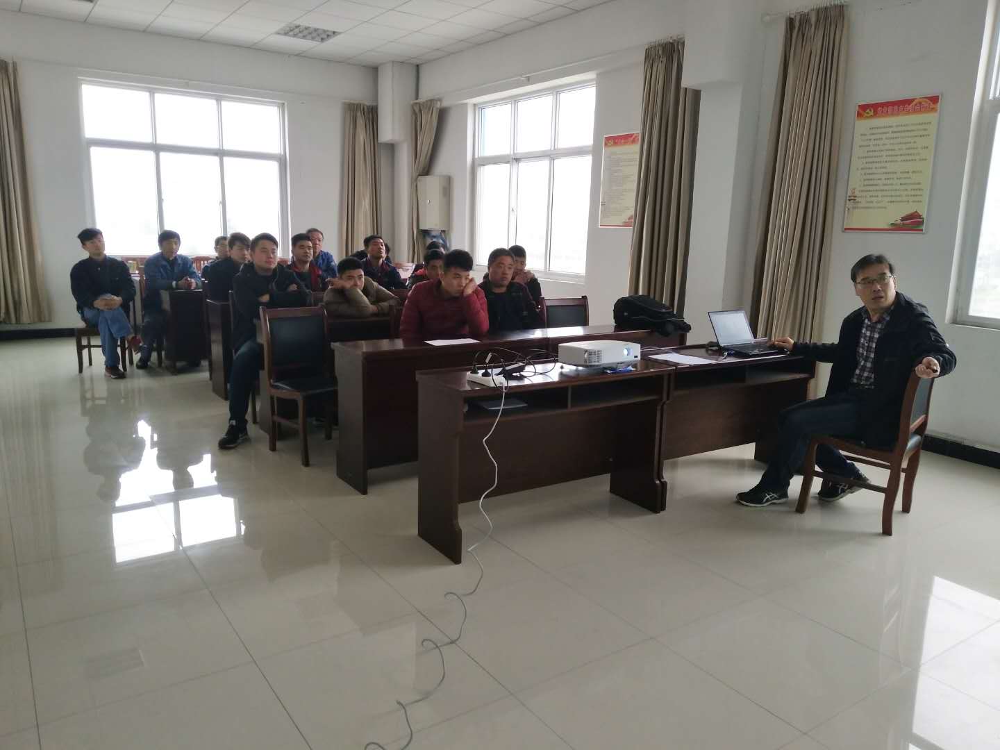 公交集團(tuán)維修公司、大浦保養(yǎng)廠舉辦技能知識(shí)培訓(xùn)活動(dòng)