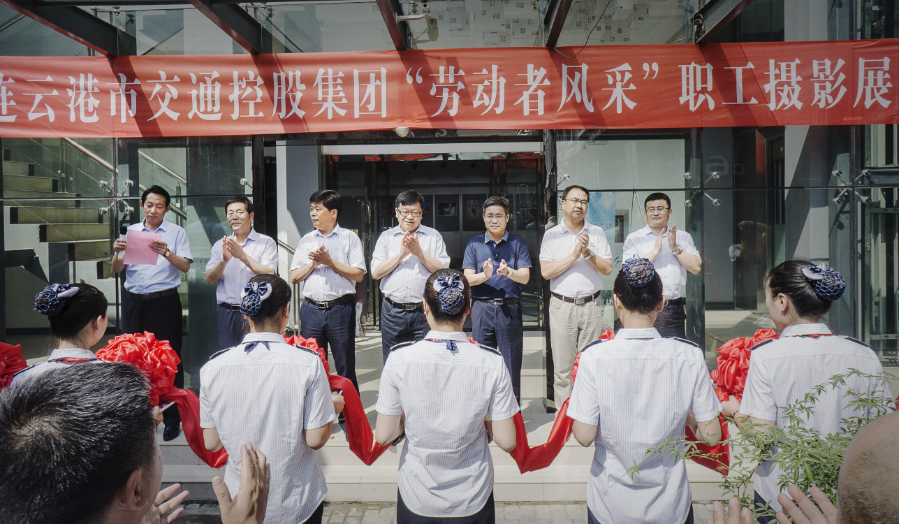 海通公交公司倪子棠獲集團(tuán)“勞動者風(fēng)采”職工攝影比賽一等獎