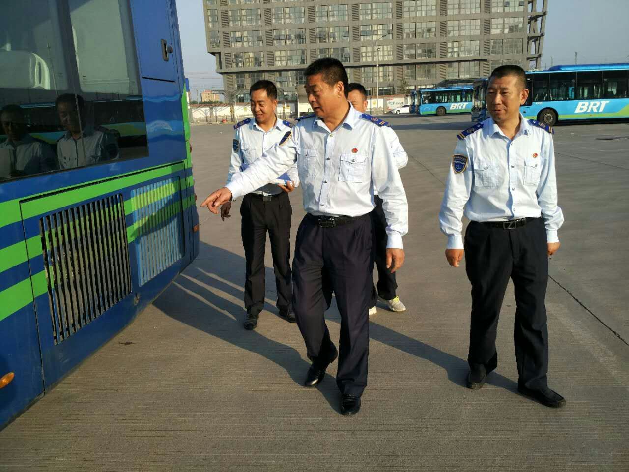 公交快速公司開展安全大檢查為勞動(dòng)競賽和百日專項(xiàng)行動(dòng)提供安全保障