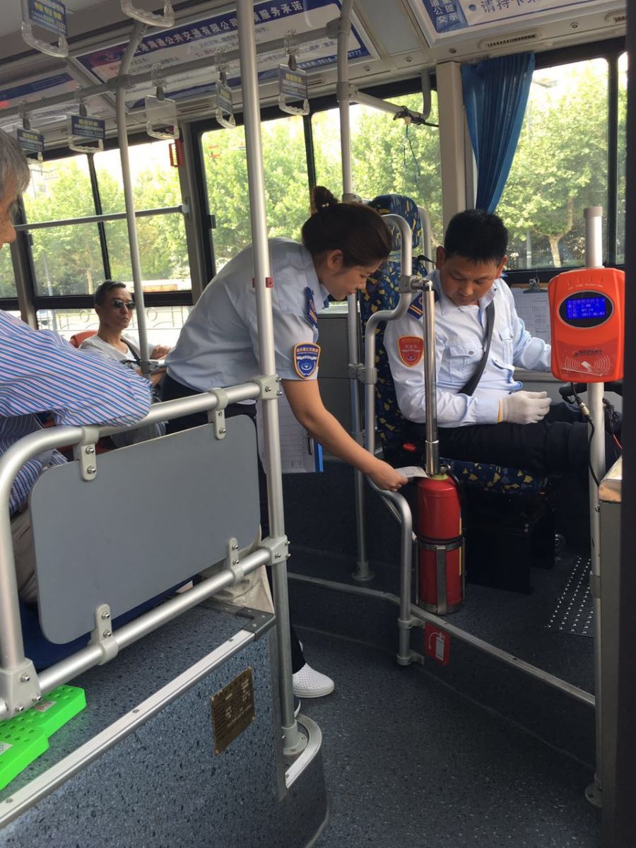 公交集團海通公交公司開展服務(wù)規(guī)范大檢查