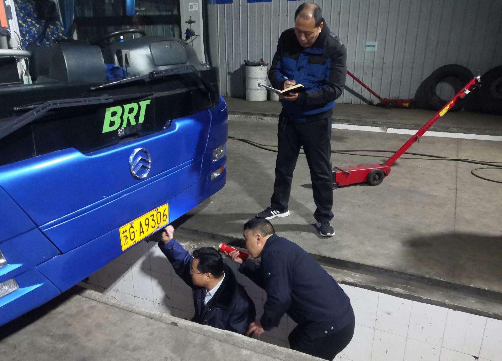 公交集團(tuán)快速公交事業(yè)部展機(jī)務(wù)專(zhuān)項(xiàng)大檢查工作