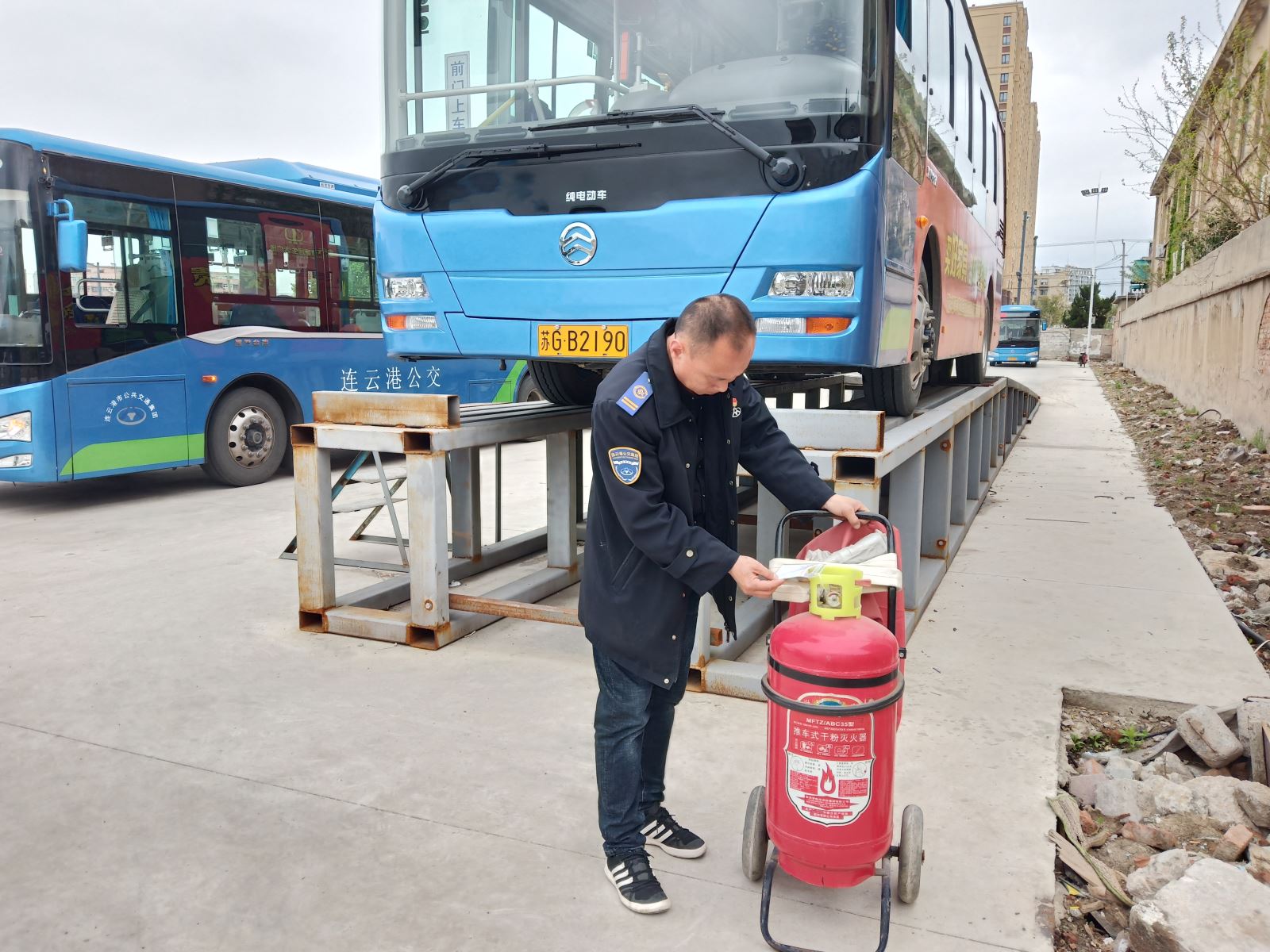 公交集團(tuán)公交事業(yè)一部多舉措做好春季安全防火工作