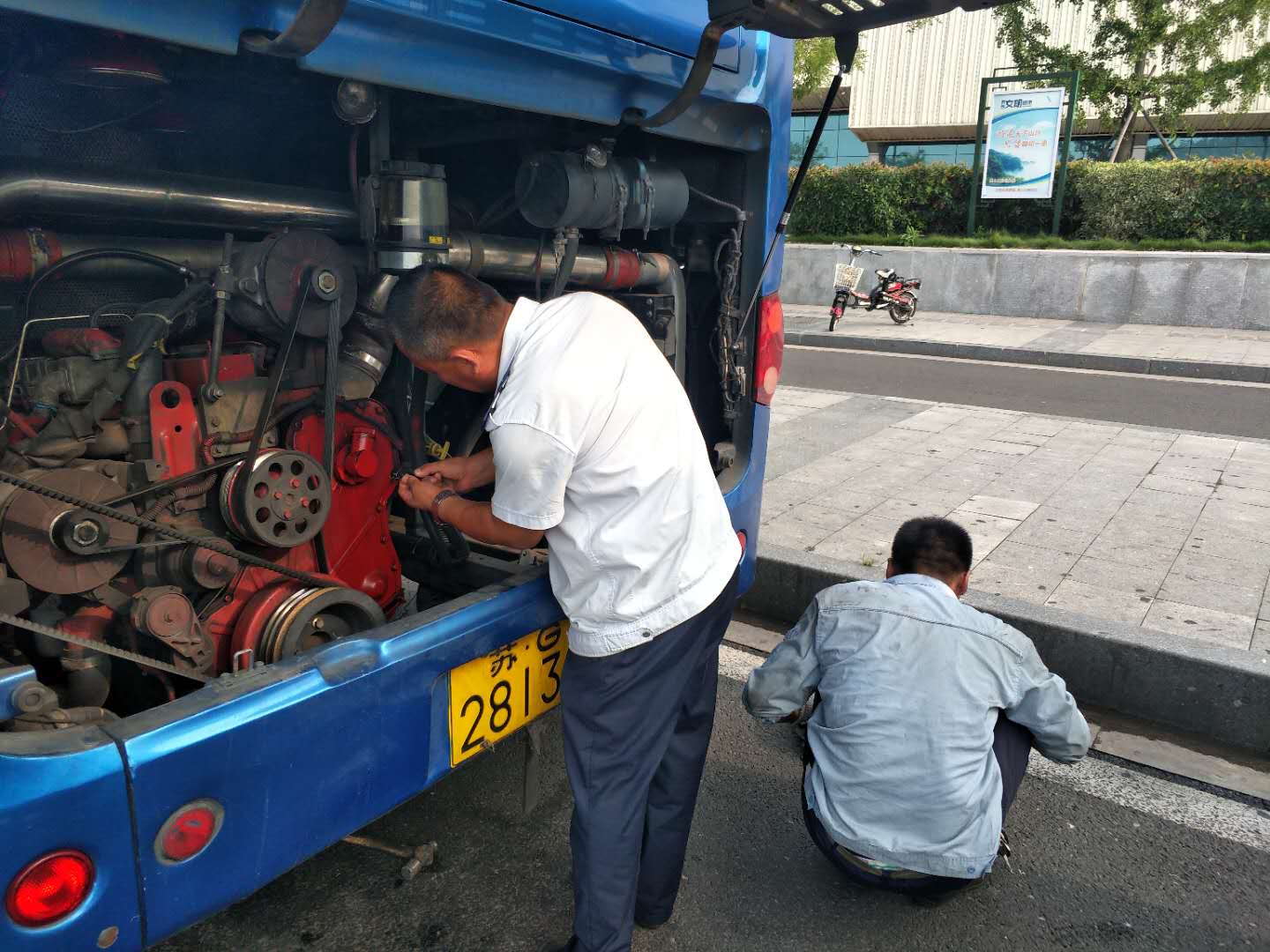 公交集團快速公司開展車輛機務(wù)大檢查