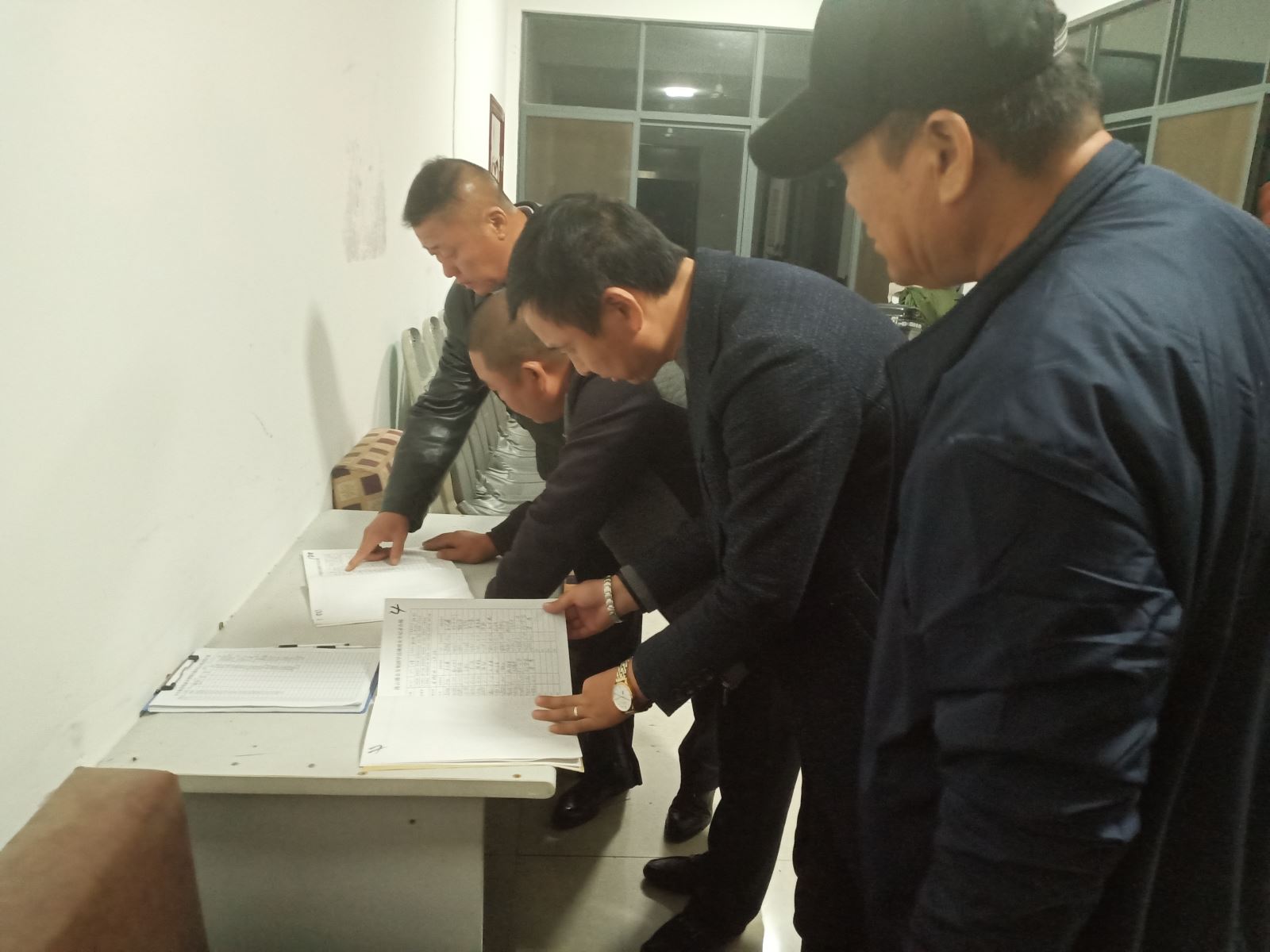 公交集團公交事業(yè)一部加強夜查筑牢安全生產防線