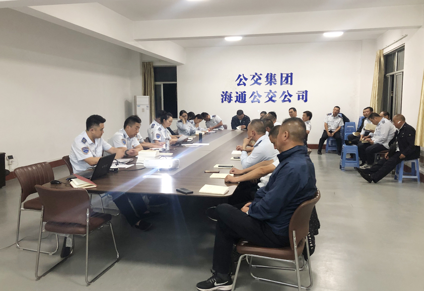 公交集團公交事業(yè)部黨總支、黨支部開展“初心是什么、使命干什么、奮斗比什么”主題黨日活動