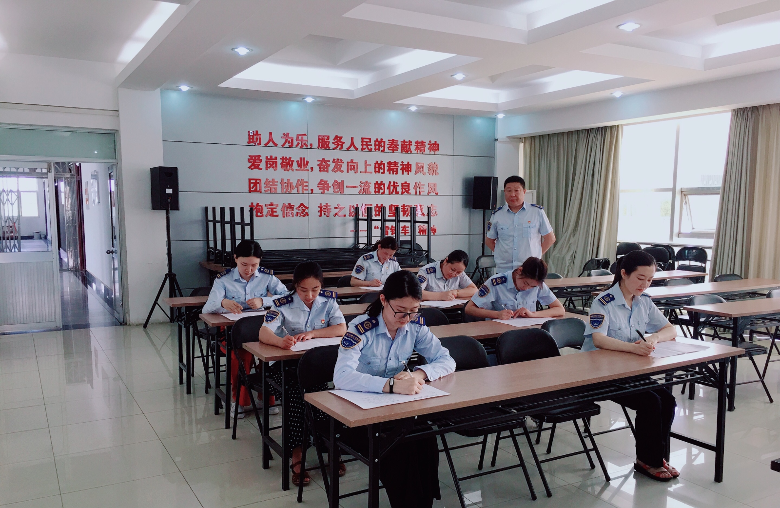 公交集團(tuán)開(kāi)展服務(wù)熱線(xiàn)第二季度業(yè)務(wù)測(cè)試