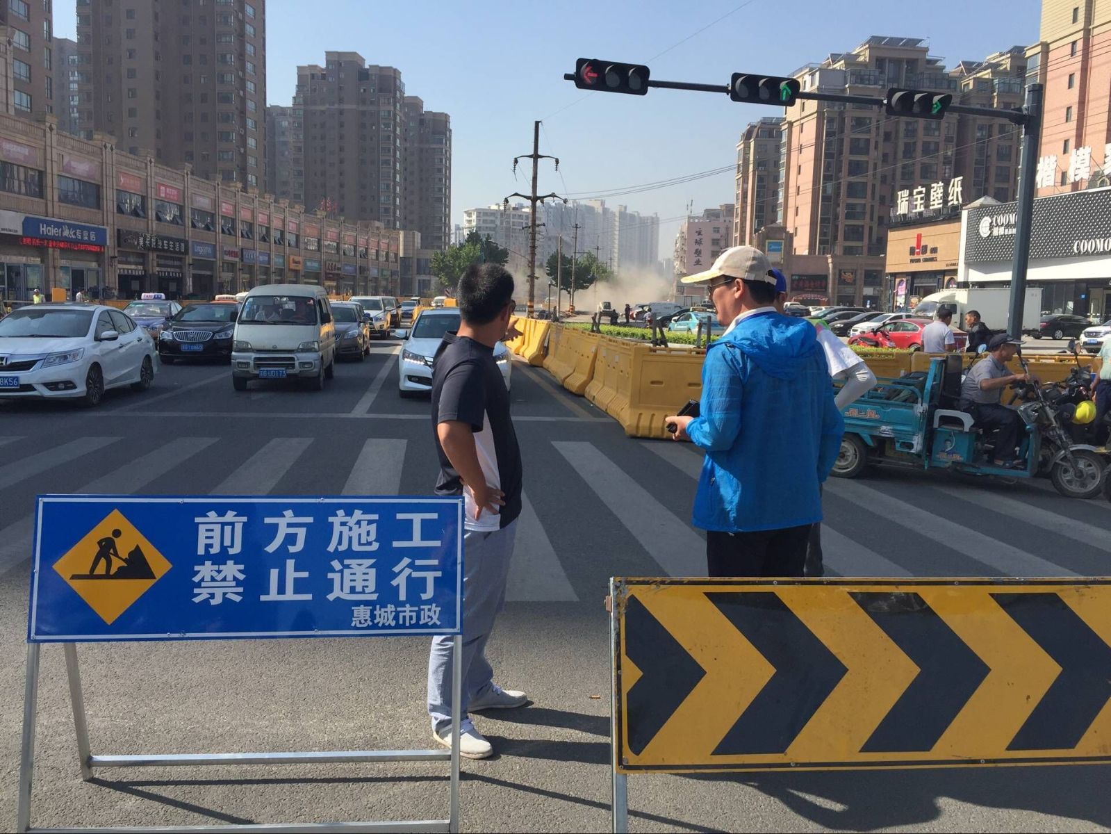 公交海州公司合理調(diào)整線路確保道路施工期間車輛有序運營