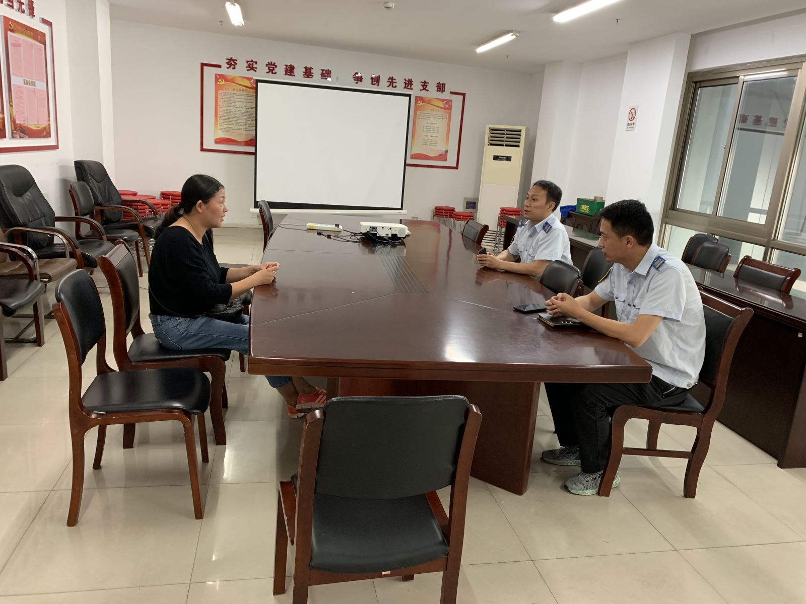 公交集團(tuán)快速公交事業(yè)部新入職駕駛員家屬交流會(huì)