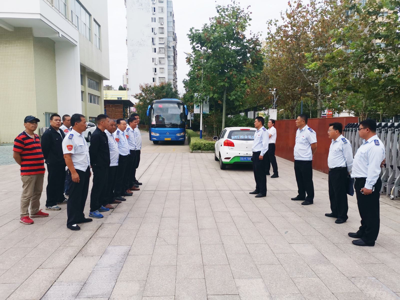 公交集團(tuán)經(jīng)營(yíng)發(fā)展事業(yè)部圓滿(mǎn)完成蒼梧小學(xué)觀光采摘運(yùn)輸工作