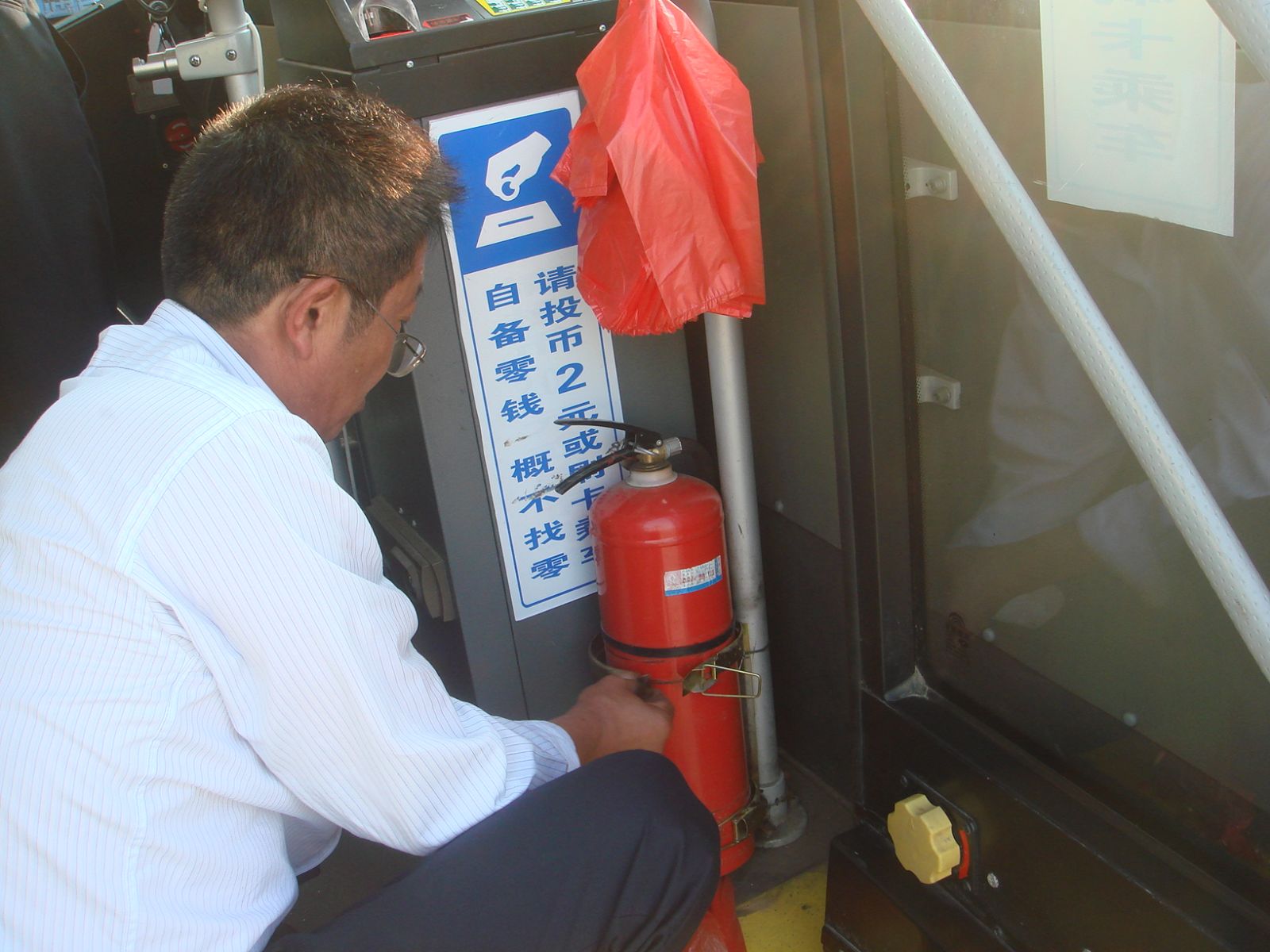 海通公交BRT公司開(kāi)展夏季安全大檢查工作