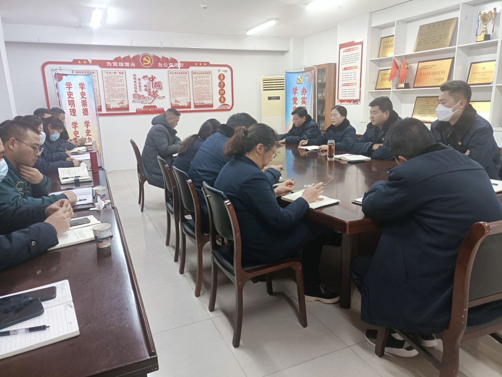 公交集團(tuán)快速公交事業(yè)部召開節(jié)后收心會(huì)