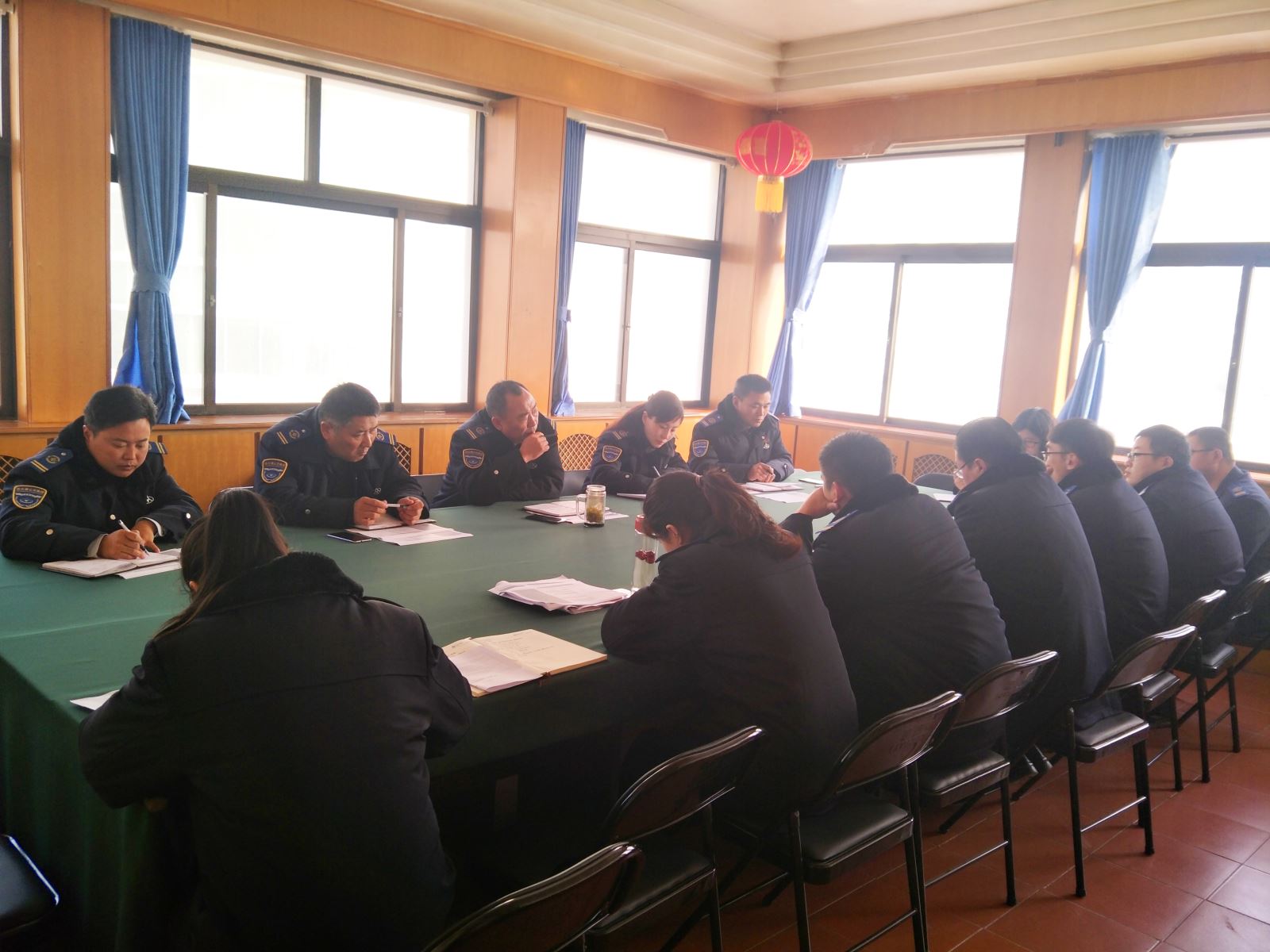 公交經(jīng)營(yíng)發(fā)展事業(yè)部召開安全生產(chǎn)運(yùn)營(yíng)會(huì)