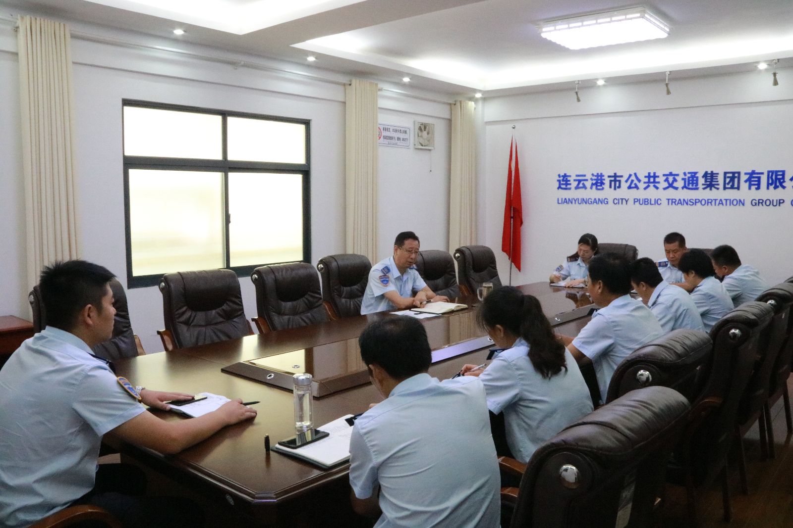 公交集團(tuán)召開機(jī)關(guān)部室工作作風(fēng)專題會(huì)議