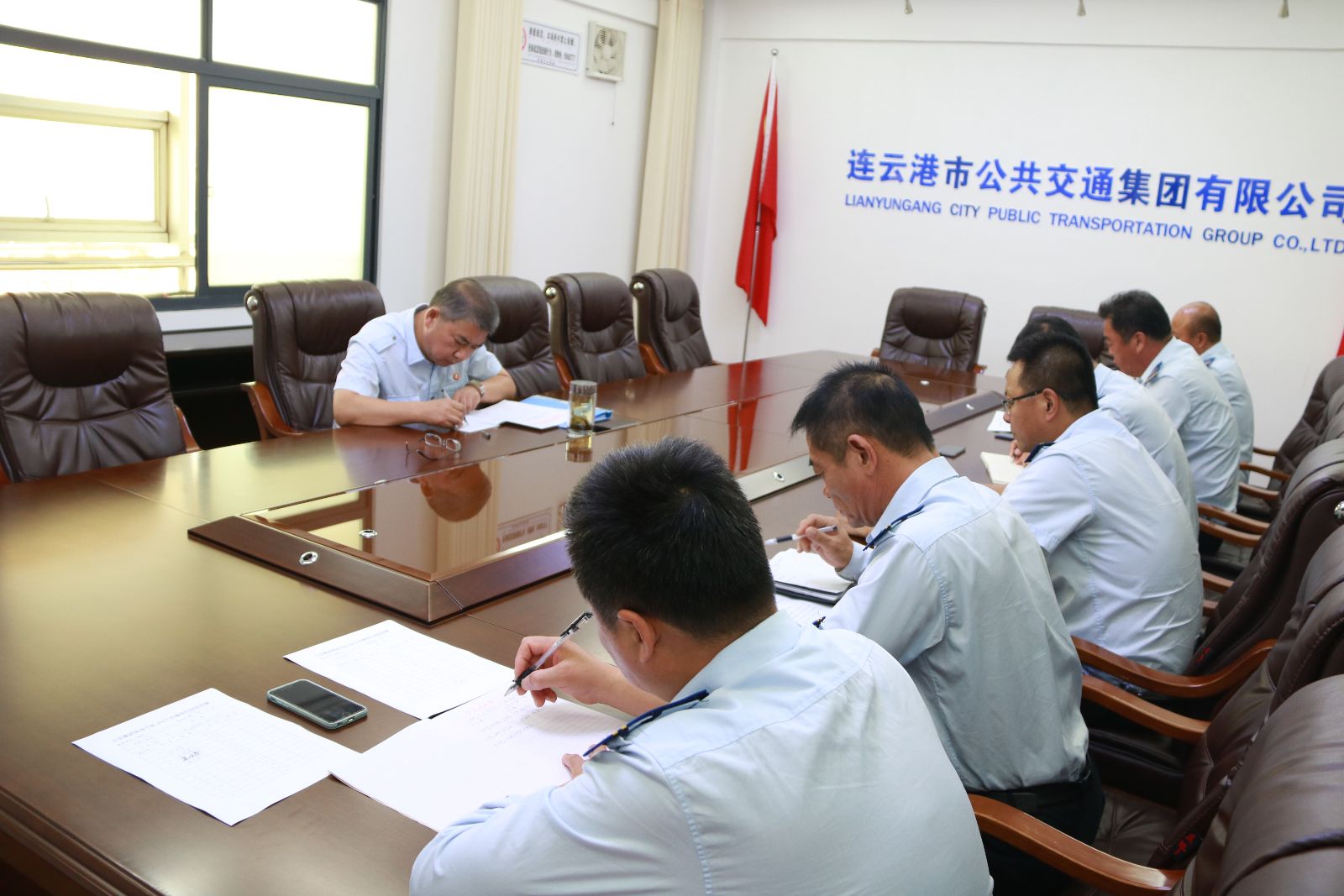 公交集團維修公司、大浦保養(yǎng)廠開展領(lǐng)導(dǎo)干部廉政約談