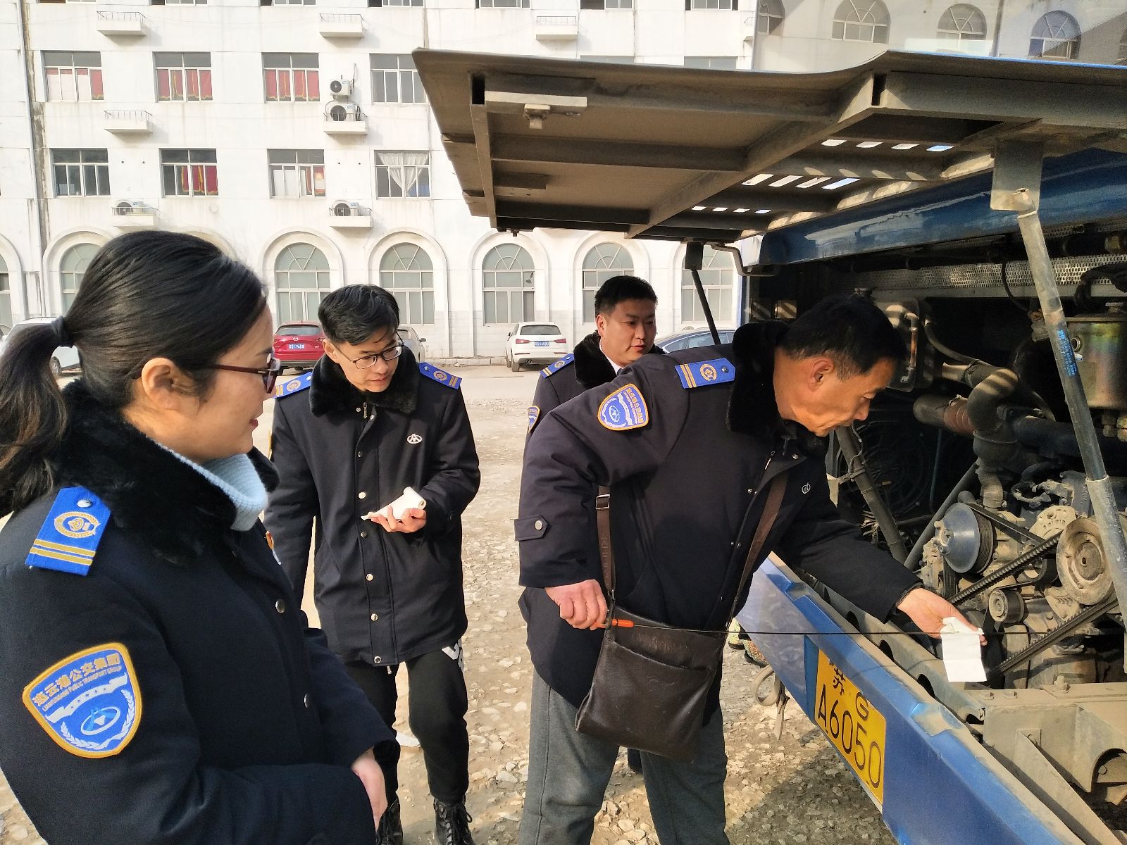 公交集團(tuán)展開(kāi)春運(yùn)期間機(jī)務(wù)檢查工作