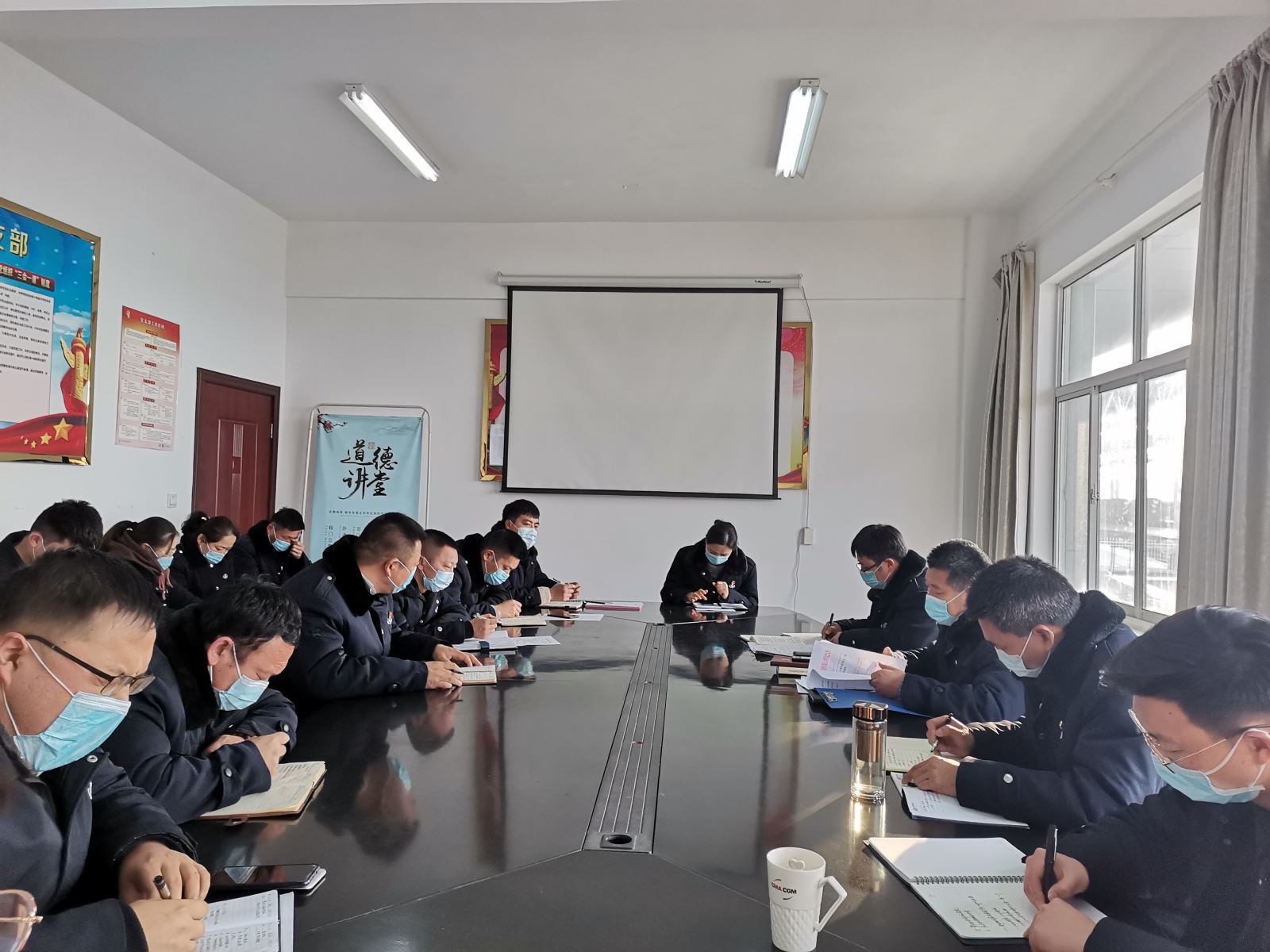 公交集團公交事業(yè)二部召開2021年首次黨風(fēng)廉政專題會