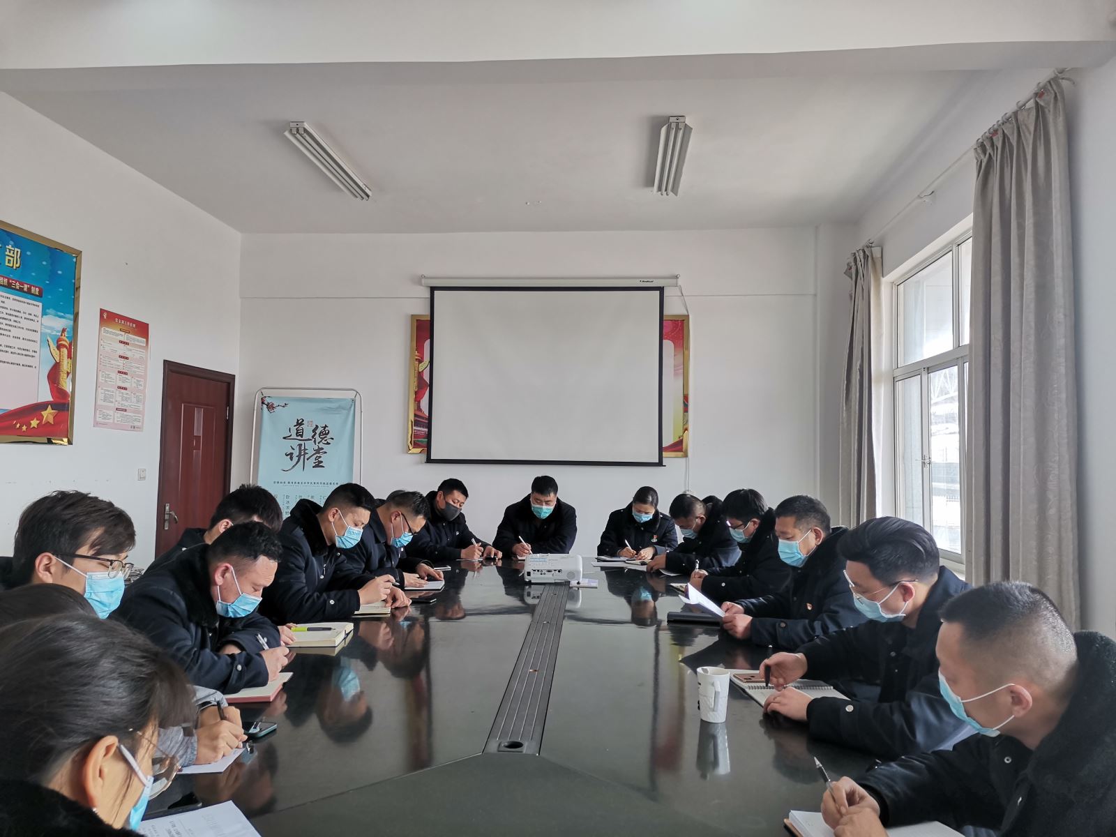 公交集團公交事業(yè)二部召開春節(jié)節(jié)前黨風(fēng)廉政專題會