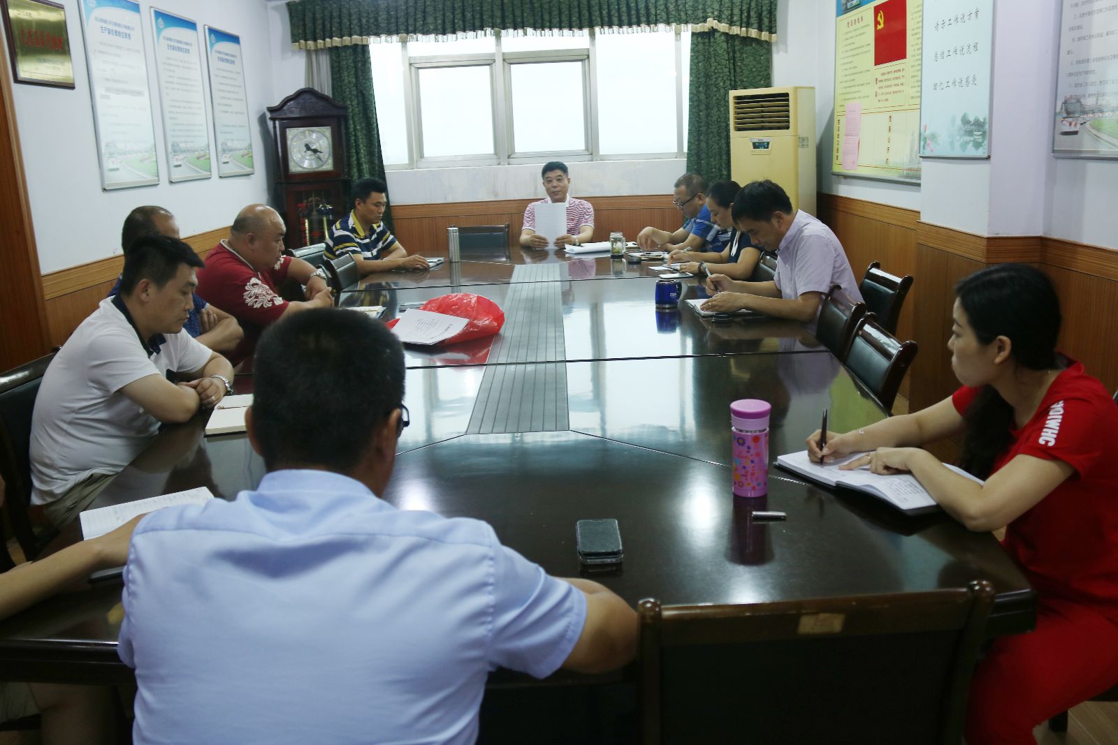 公交新浦公司召開(kāi)二季度績(jī)效考核存在問(wèn)題整改會(huì)