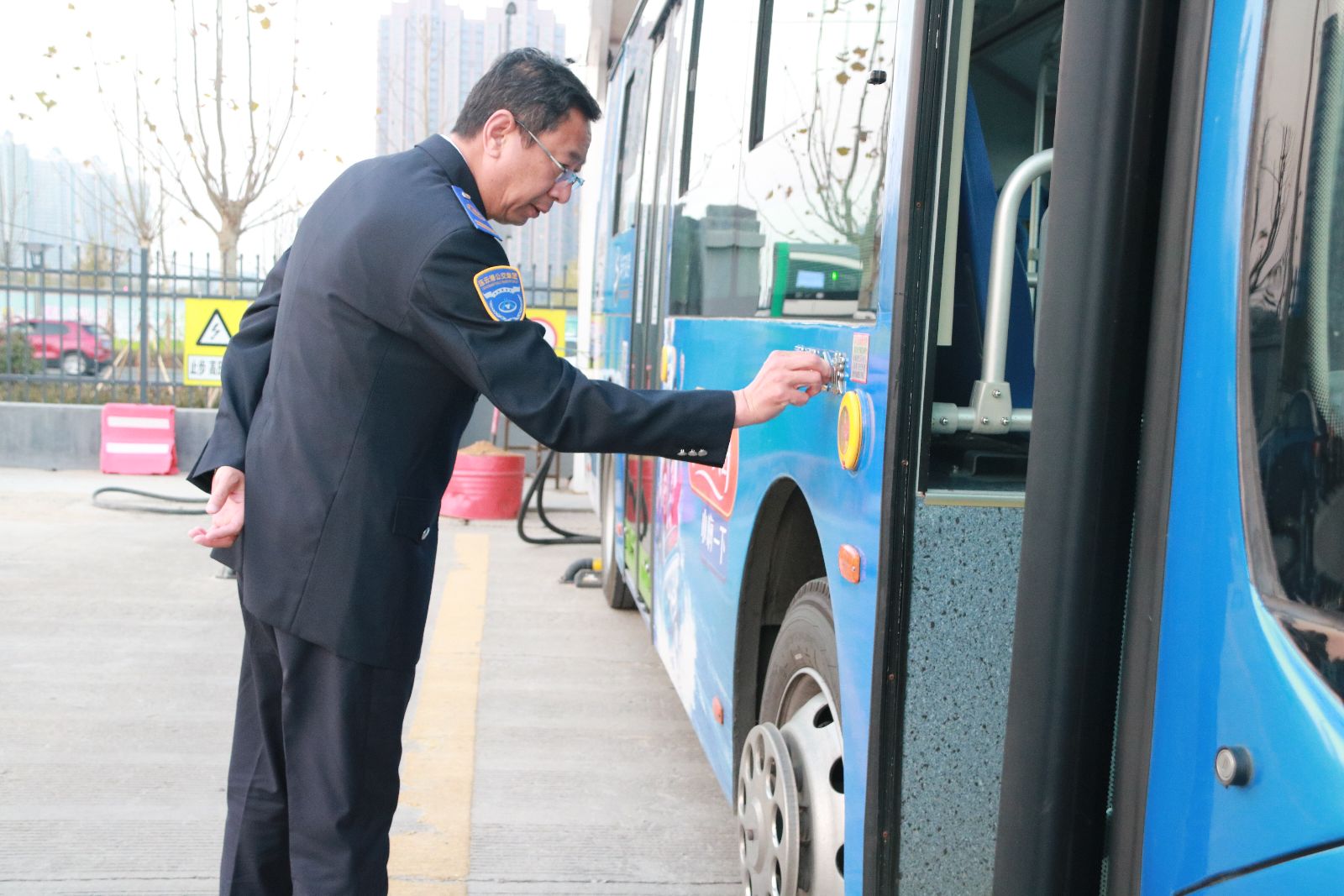 公交集團(tuán)多項(xiàng)舉措認(rèn)真做好創(chuàng)文創(chuàng)衛(wèi)工作