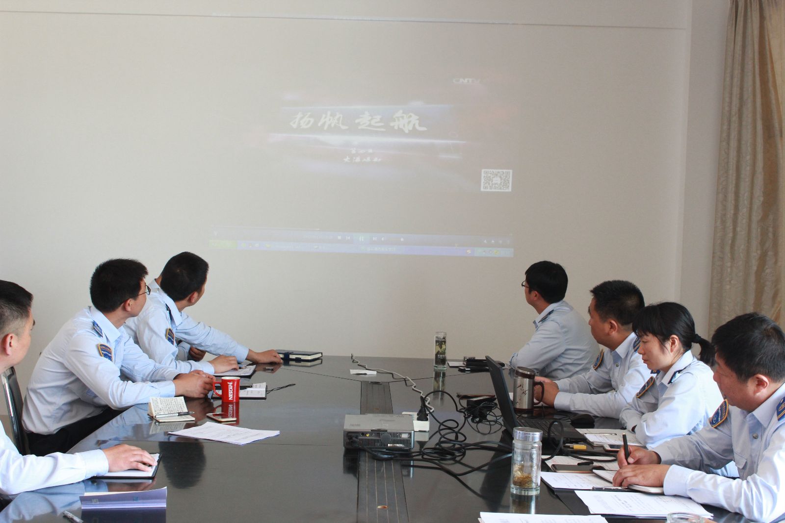 公交東部公司組織觀看專題片《揚帆起航》第三、四、五集