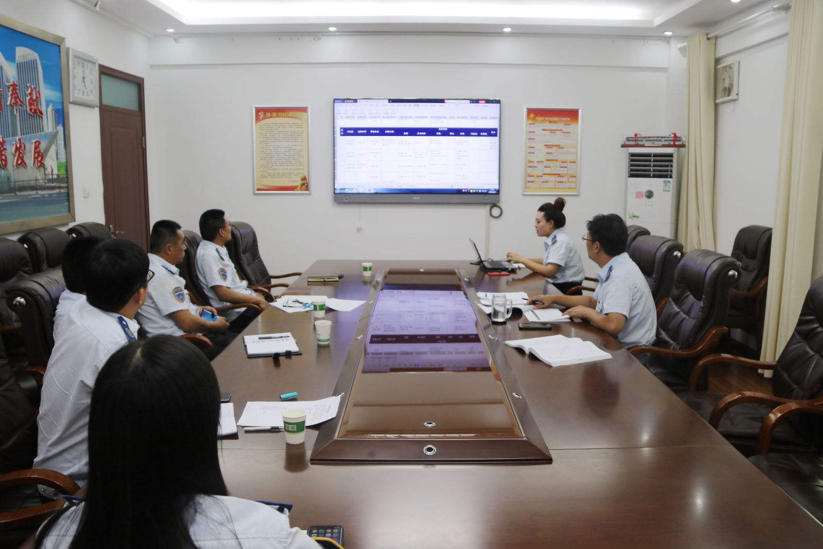 公交集團(tuán)召開內(nèi)控體系建設(shè)階段匯報(bào)會(huì)