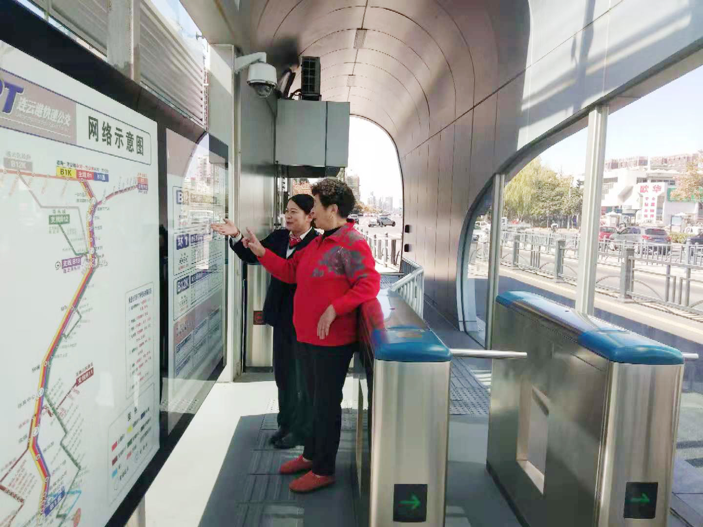 用心服務(wù)，把乘客當(dāng)親人