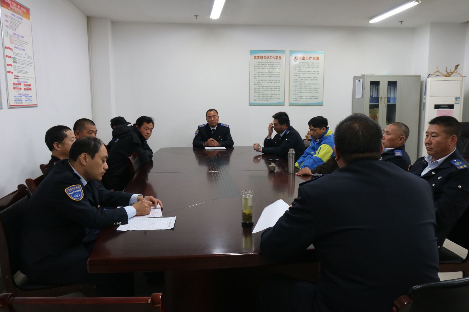 公交海州公司對(duì)門(mén)衛(wèi)開(kāi)展崗位再培訓(xùn)教育