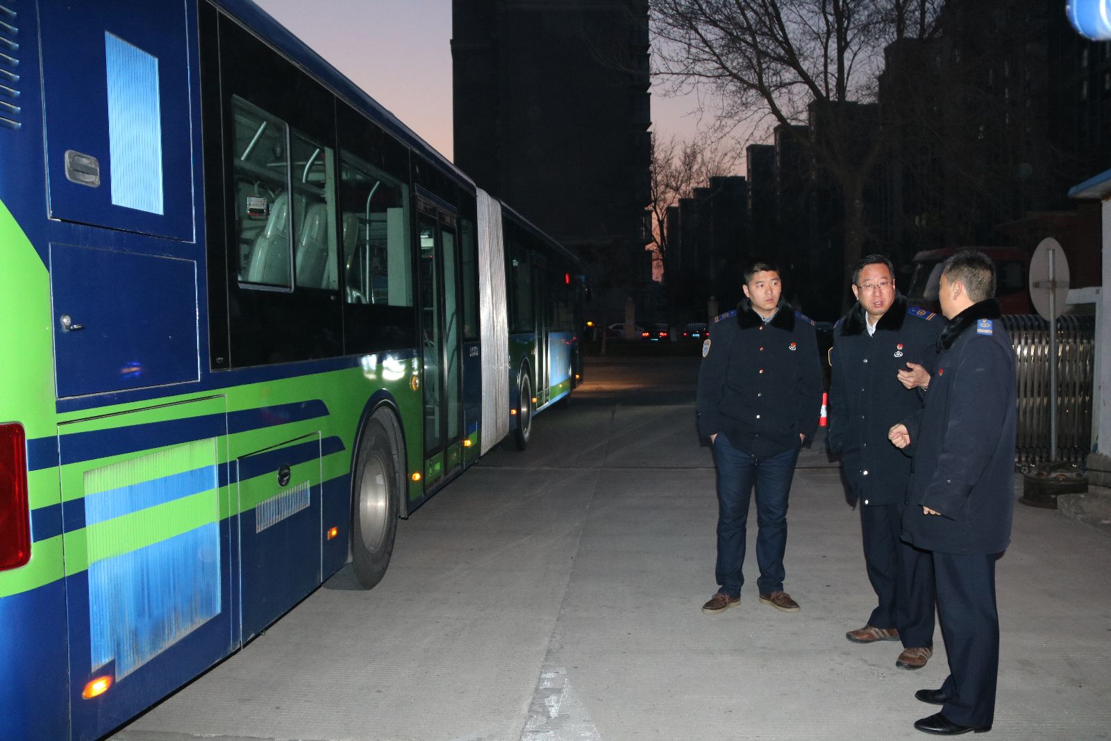 公交集團(tuán)繼續(xù)深化隱患排查月活動(dòng)