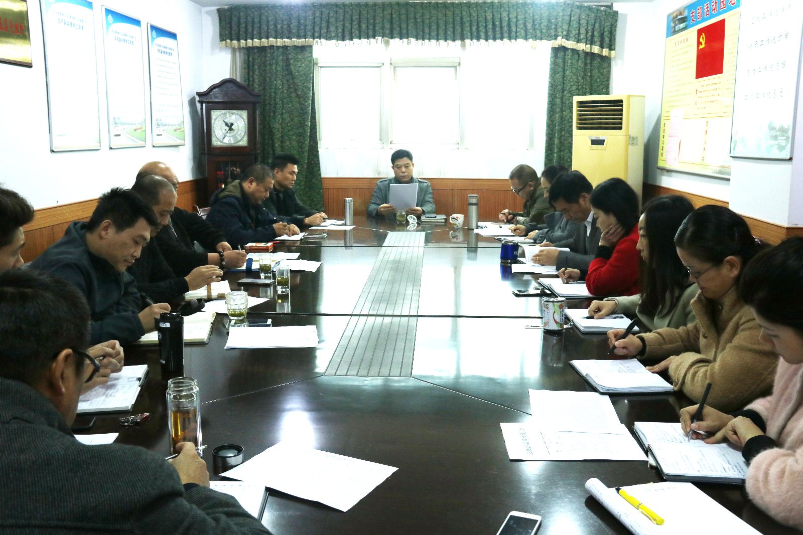 公交新浦公司開展《駕駛員營(yíng)運(yùn)服務(wù)規(guī)范》（試行）再動(dòng)員會(huì)議