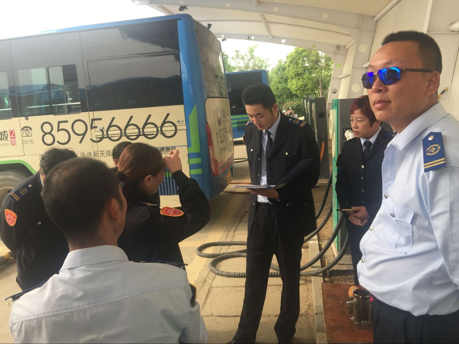 江蘇明茂新能源公司對充電工進行服務(wù)培訓(xùn)